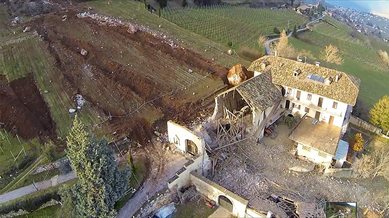 Illustration for article titled Giant boulder destroys building in Italy, another one misses by inches